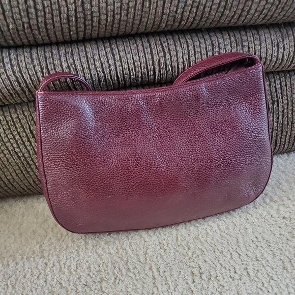 **Final Sale** Desmo burgundy Italian leather pebbled handbag - Picture 2 of 8